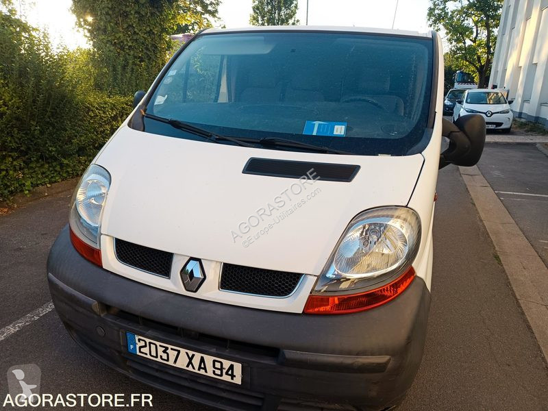 Véhicule utilitaire Renault TRAFIC