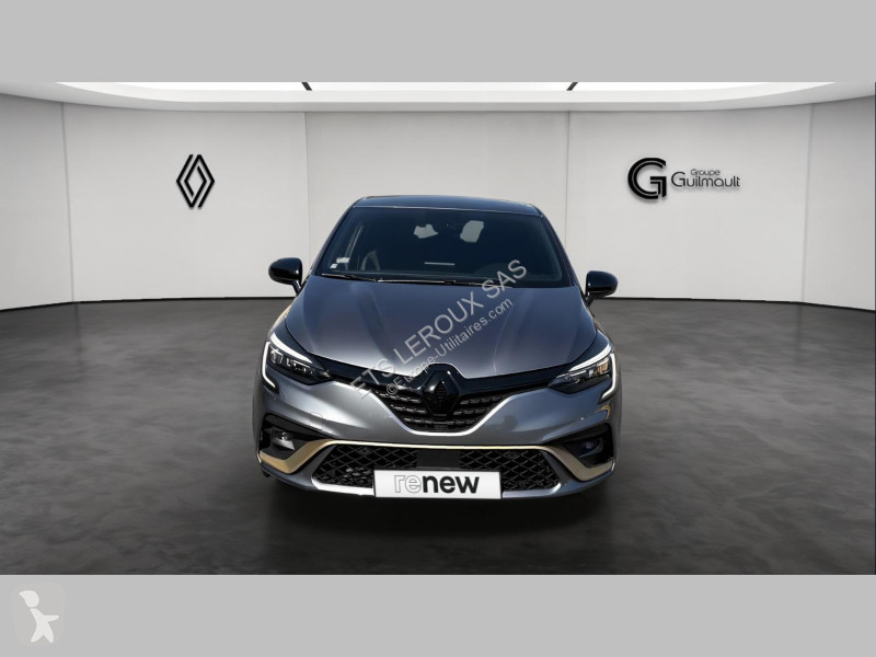 عربة نفعية Renault CLIO V