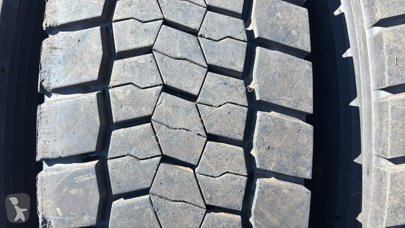 Véhicule utilitaire Bridgestone 315/80R22.5 SET...