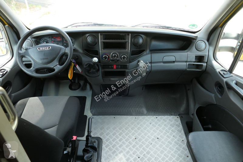 Véhicule utilitaire Iveco Daily 35 S11 C30C...