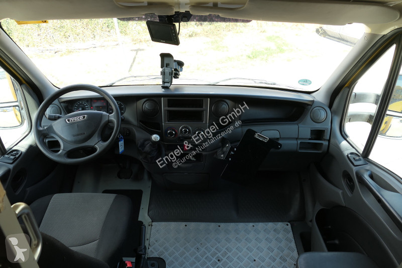 Véhicule utilitaire Iveco Daily 35 S11 C30C...