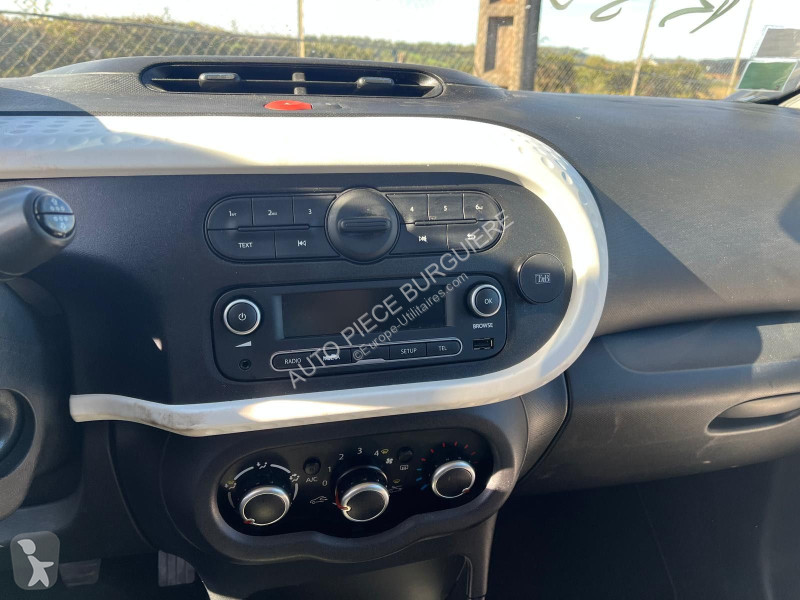 عربة نفعية Renault III 1.0i SCe 70 / HD162