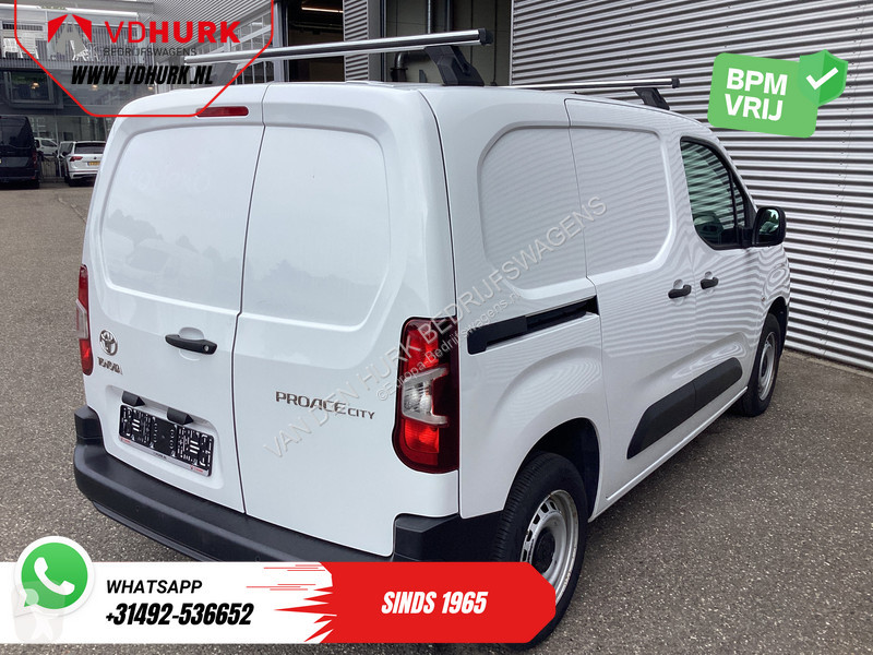 Furgoneta Toyota 1.5 100 pk 3 Pers./ Carplay/...