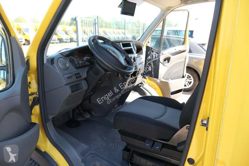 Véhicule utilitaire Iveco Daily 35 S11 C30C...