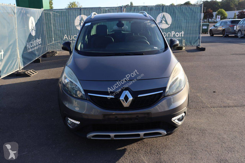 عربة نفعية Renault  Scénic