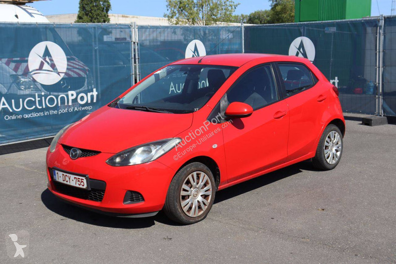 Samochód dostawczy Mazda  2