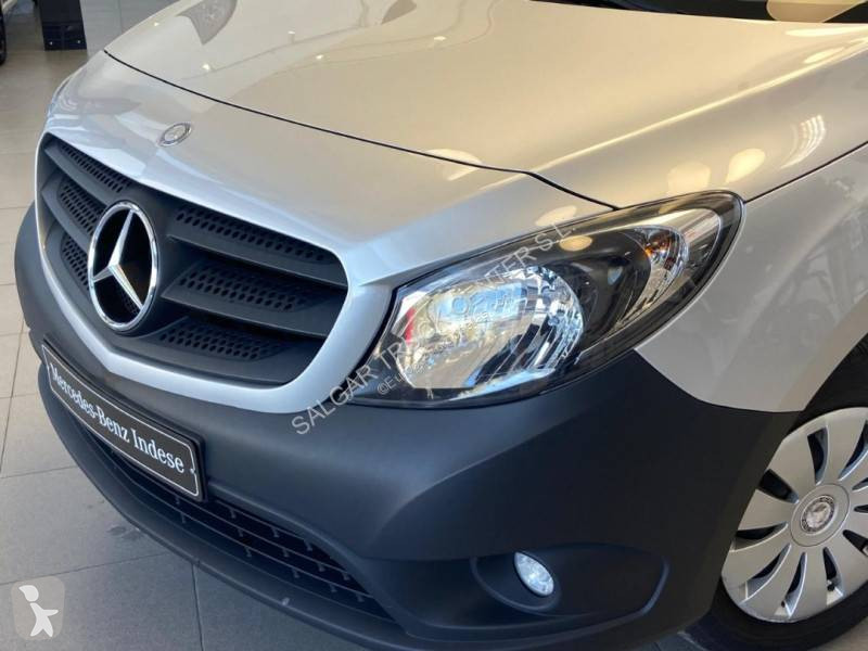 عربة نفعية Mercedes
