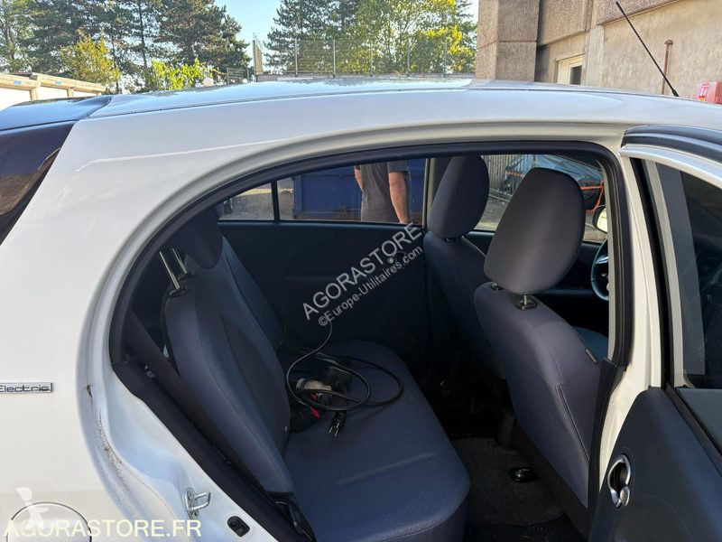 عربة نفعية Peugeot ION