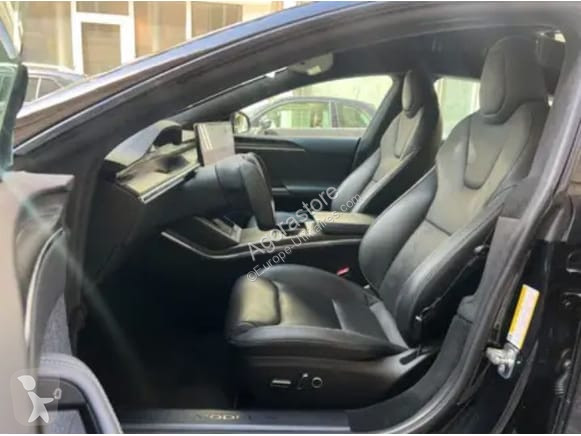 Véhicule utilitaire Tesla MODEL S