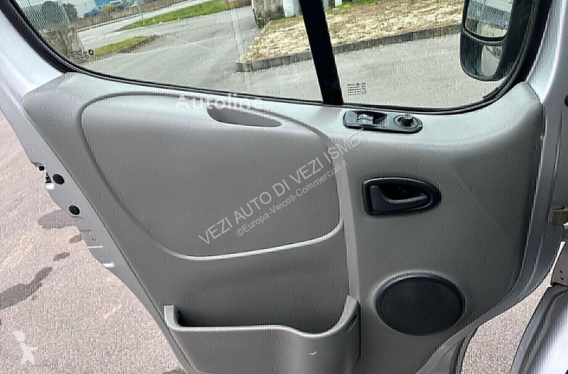 Furgoneta Nissan