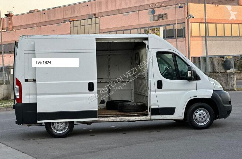 Furgoneta Peugeot boxer tetto alto passo medio