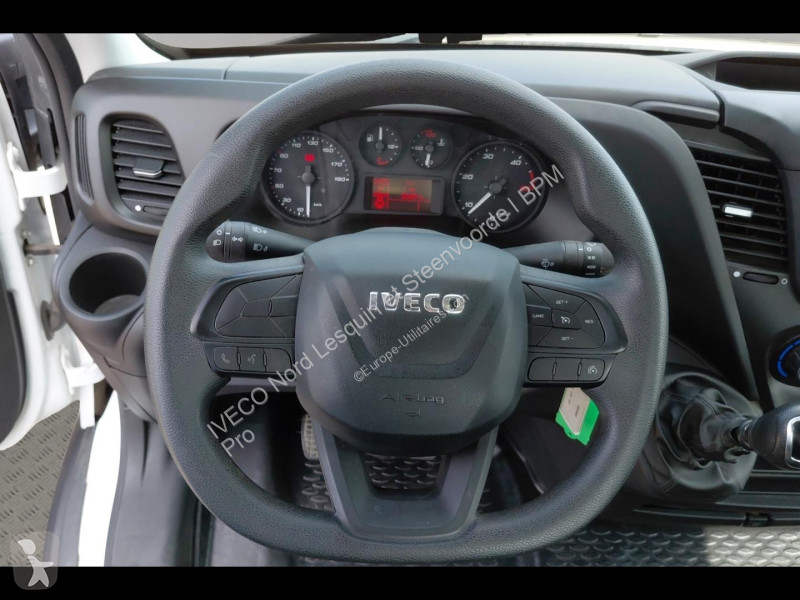Véhicule utilitaire Iveco CCb 35C16H...