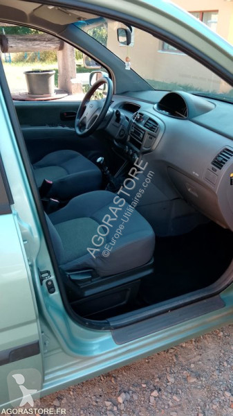 Hyundai MATRIX van