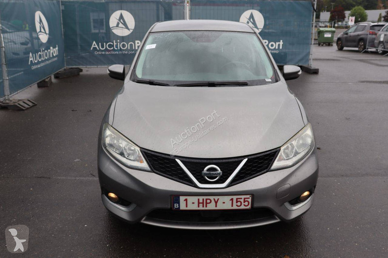 Véhicule utilitaire Nissan
