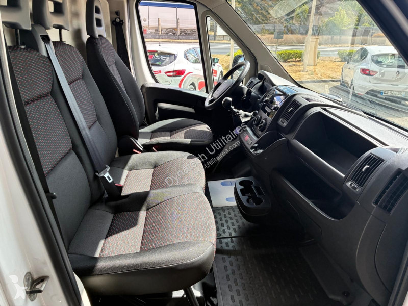 Véhicule utilitaire Peugeot BOXER FG 330 L2H2...