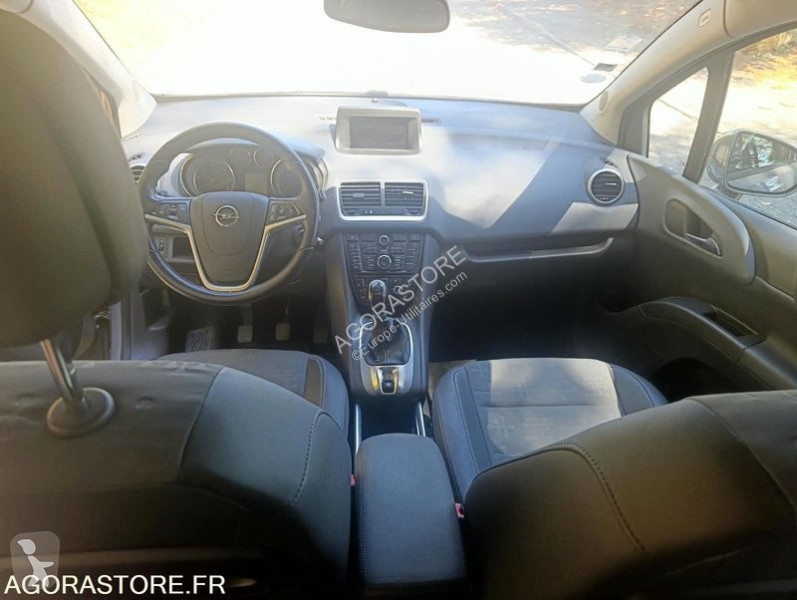 Véhicule utilitaire Opel MERIVA