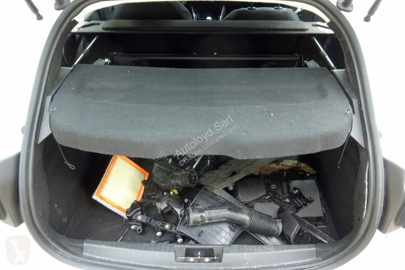 Véhicule utilitaire Peugeot STE 1,5 HDI 100