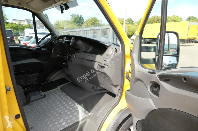 Véhicule utilitaire Iveco Daily 35 S11 C30C...