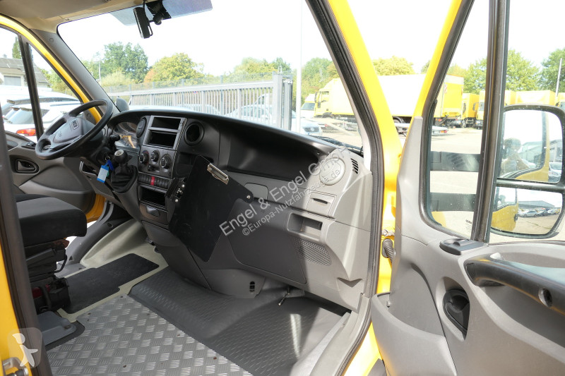 Véhicule utilitaire Iveco Daily 35 S11 C30C...