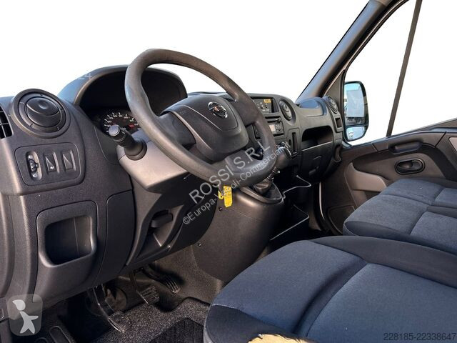 Véhicule utilitaire Nissan - 35 2.3 dci 145cv...