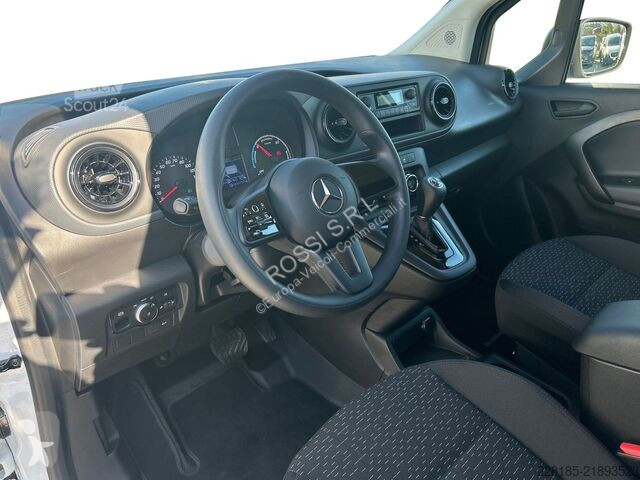 Véhicule utilitaire Mercedes ECITAN URGONE...