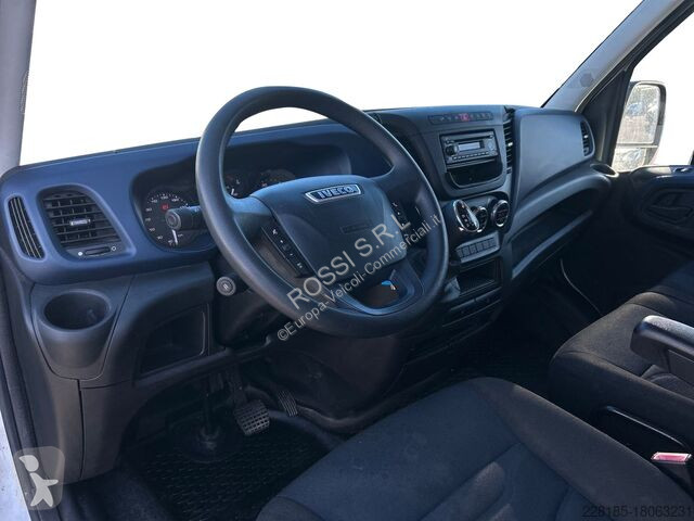 Véhicule utilitaire Iveco V - daily 35 S14 A8 V...