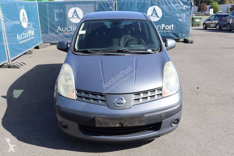 Furgoneta Nissan