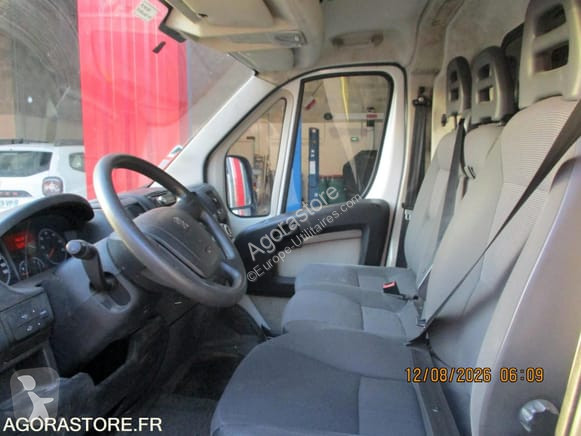Véhicule utilitaire
