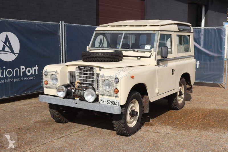 Véhicule utilitaire Land Rover