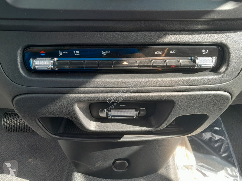 Véhicule utilitaire Mercedes Furgone