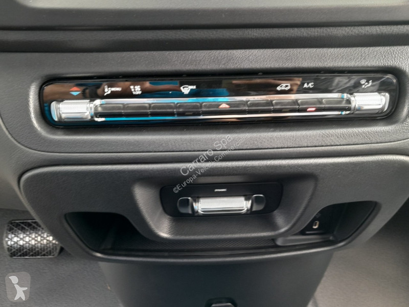 Véhicule utilitaire Mercedes Furgone