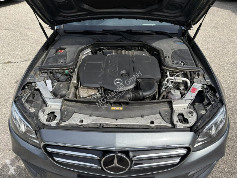 Veículo utilitário Mercedes E 300 de EQ-Power...