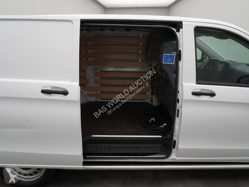 Bedrijfswagen Mercedes