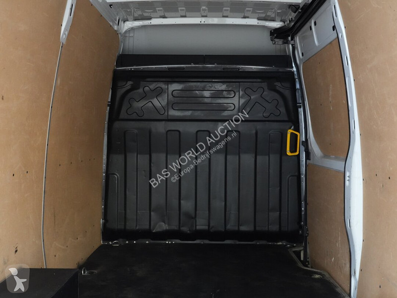 Véhicule utilitaire Iveco 35S14
