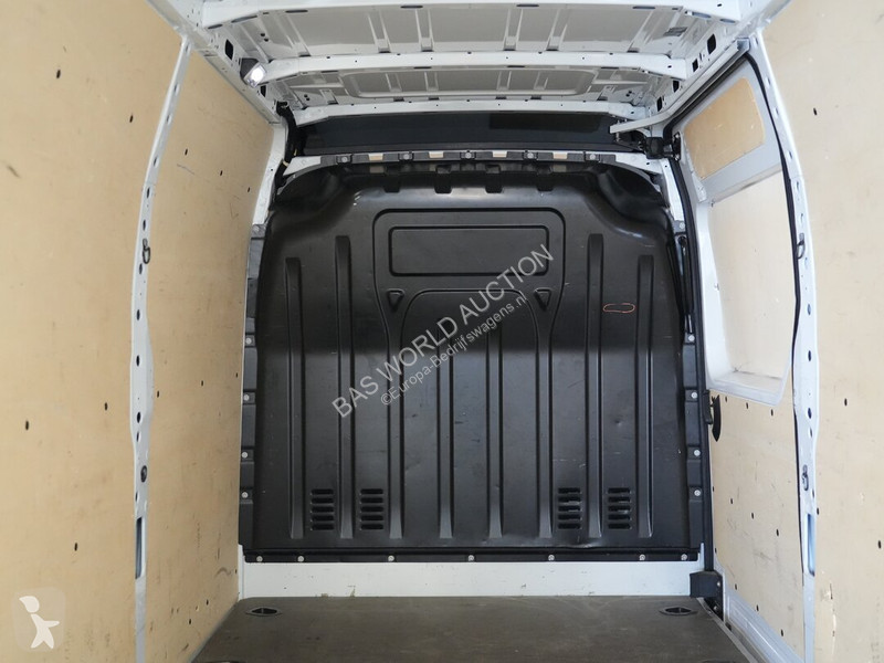 Véhicule utilitaire Renault 135PK