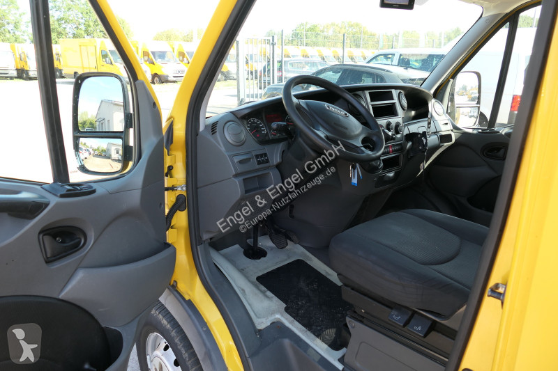 Véhicule utilitaire Iveco Daily 35 S11 C30C...