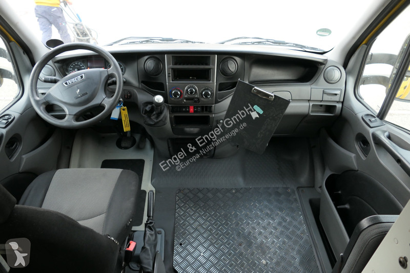 Véhicule utilitaire Iveco Daily 35 S11 C30C...