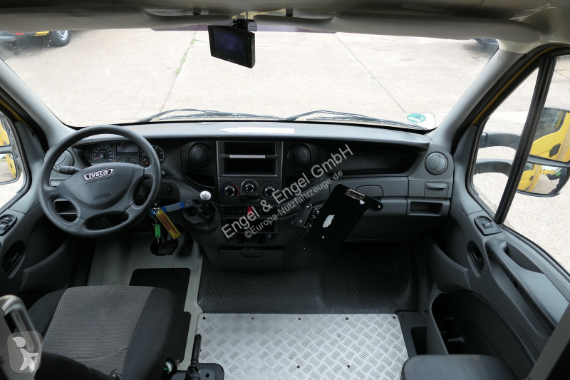 Véhicule utilitaire Iveco Daily 35 S11 C30C...