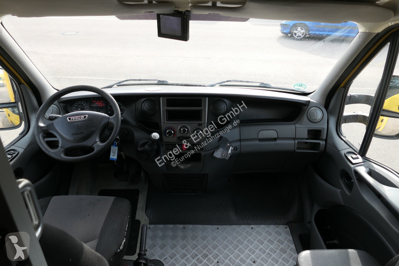 Véhicule utilitaire Iveco Daily 35 S11 C30C...