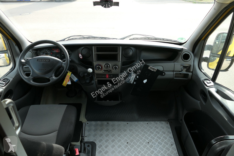 Véhicule utilitaire Iveco Daily 35 S11 C30C...