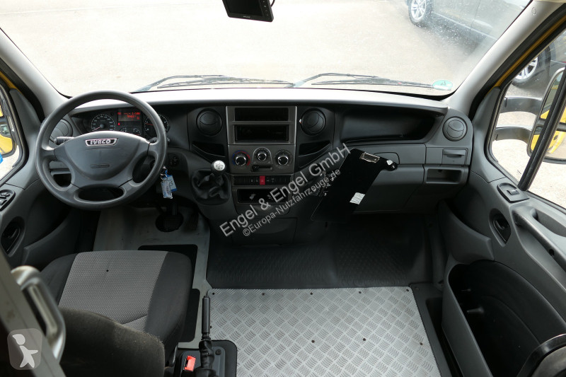 Véhicule utilitaire Iveco Daily 35 S11 C30C...