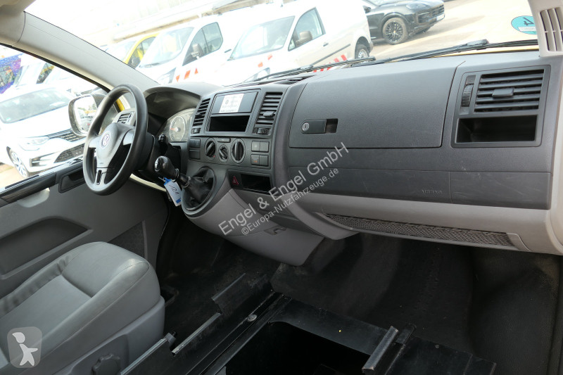 Véhicule utilitaire Volkswagen T5 Transporter...