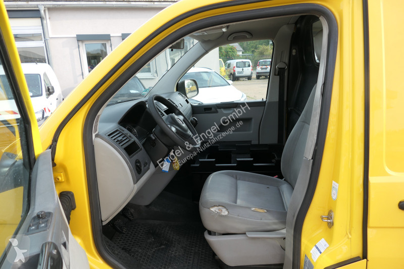 Véhicule utilitaire Volkswagen T5 Transporter...