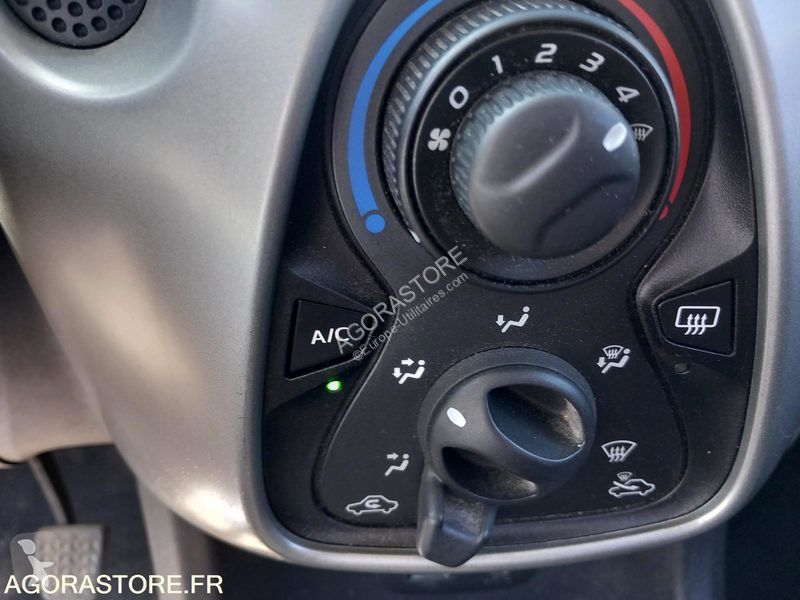 Véhicule utilitaire Peugeot 108