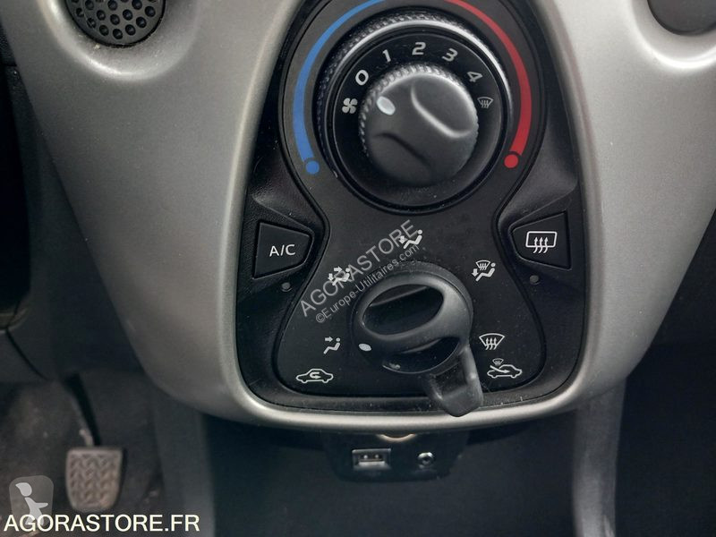 Véhicule utilitaire Peugeot 108