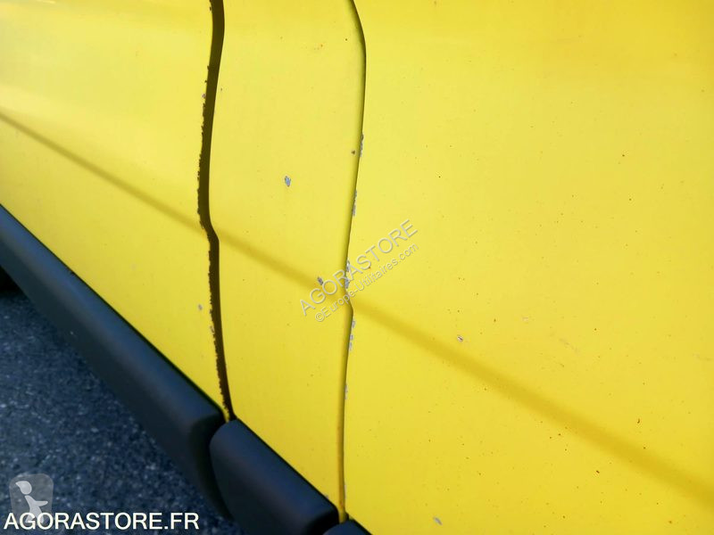 Véhicule utilitaire Renault TRAFIC