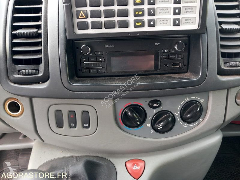 Véhicule utilitaire Renault TRAFIC