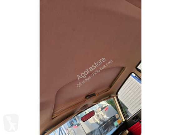 Véhicule utilitaire Peugeot 204
