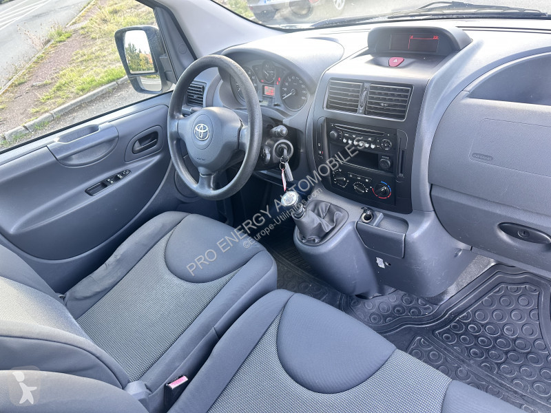 Bedrijfswagen Toyota L2H1 128 D-4D