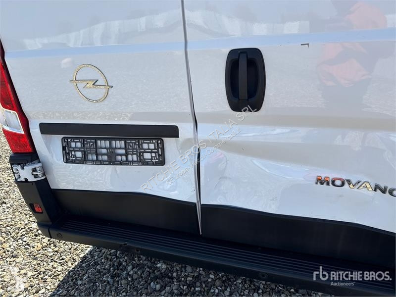 Véhicule utilitaire Opel 2.2